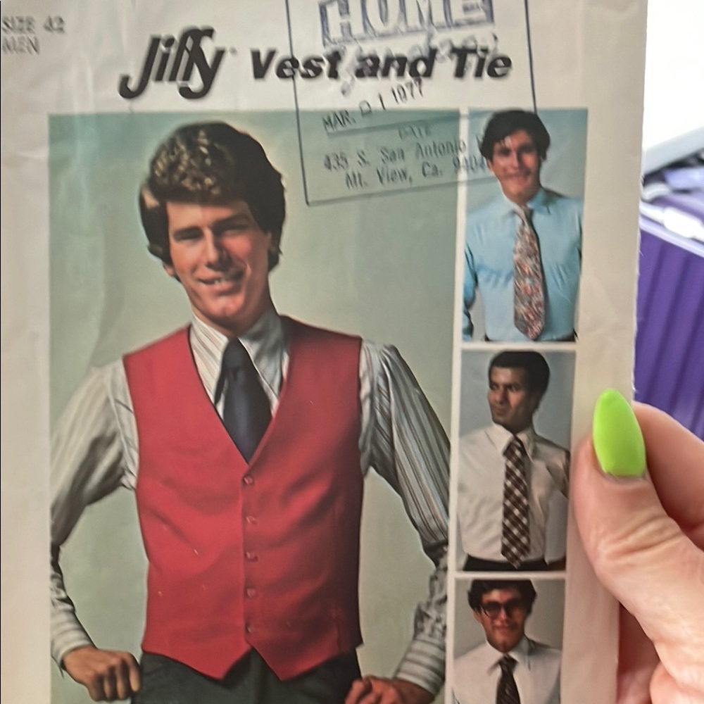 Assorted Vintage Sewing Patterns - Picture 6 of 8